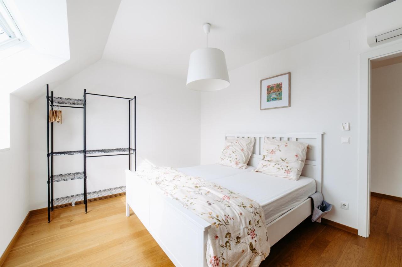 City Apartment Schloss Schonbrunn & Terrace Vienna Esterno foto